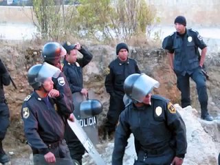 GRANADEROS A LAS AFUERAS DEL RELLENO SANITARIO
