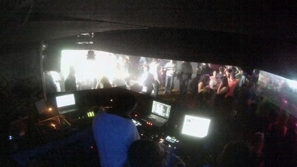 Deejay Ced @ Discotheque Le Griot