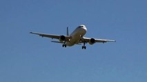 Vueling Airbus A320 ATERRIZANDO (landing) 2015