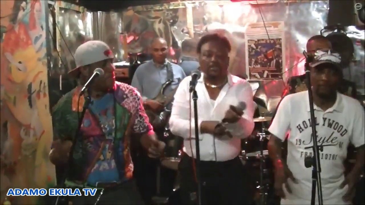 ADAMO EKULA: ROBERT EKOKOTA ANCIEN ANIMATEUR YA WENGE AYAKI KO SOUTENIR BA YAYA NA YE