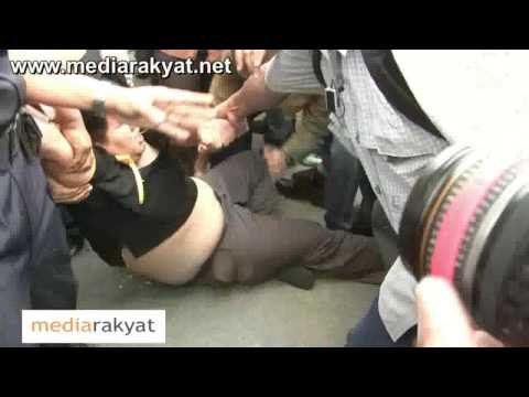 Justice For Beng Hock: Protesters Arrested 17/07/2009 (Part 1)