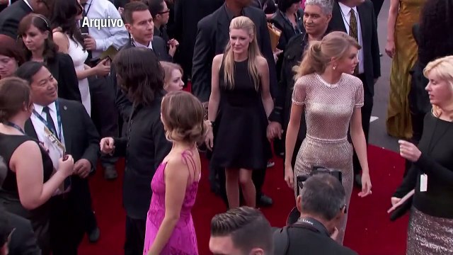 Apple cede a Taylor Swift e vai pagar artistas em streaming