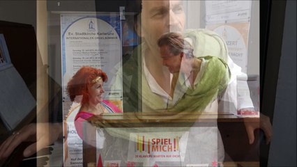 Musen-Flashmob in Karlsruhe Marktplatz vor Stadtkirche - Tanz: Inanna - Musik: Horalu - SPIEL MICH Projekt