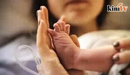 Video of blind mum seeing her baby for first time goes viral