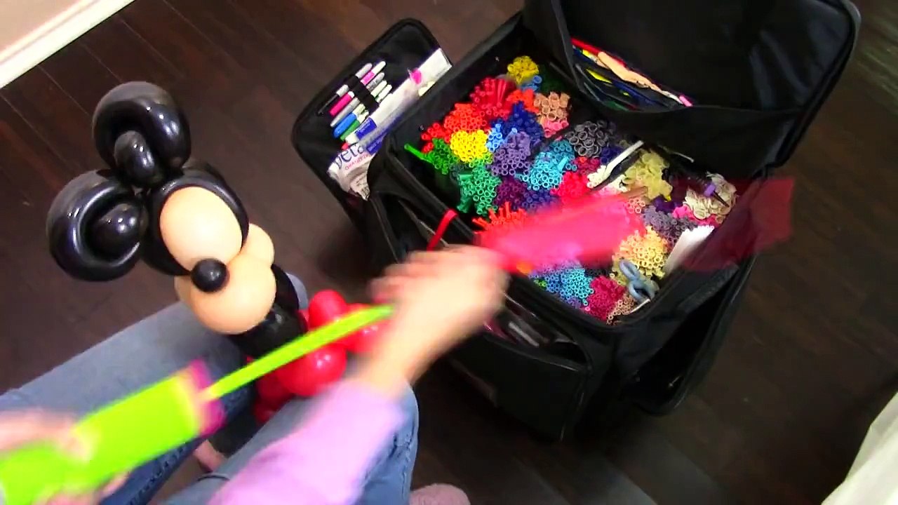 Watch me make a cartoon MOUSE parody with Balloons! Time-Lapse Balloon Animal!