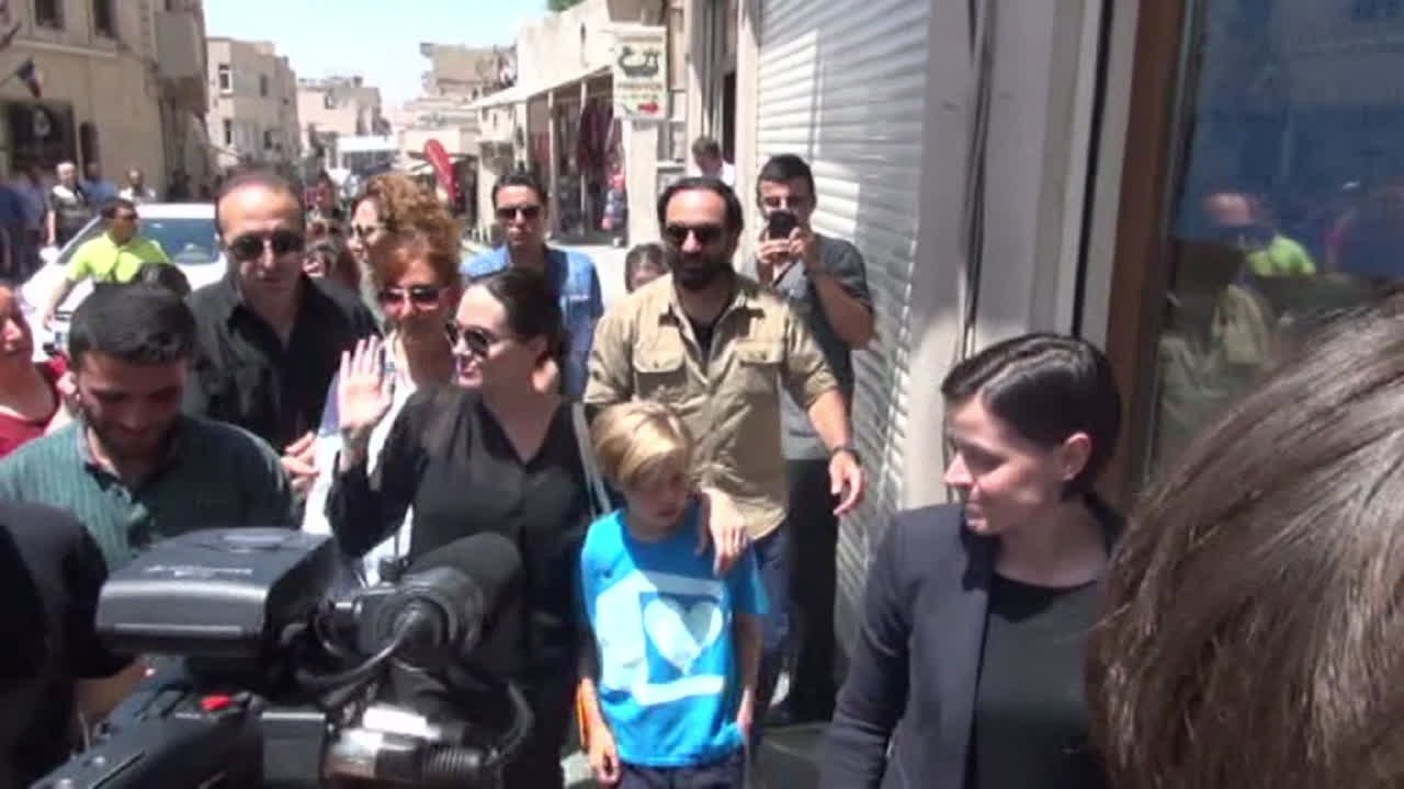 Angelina Jolie und Tochter Shiloh besuchen Flüchtlinge in Türkei