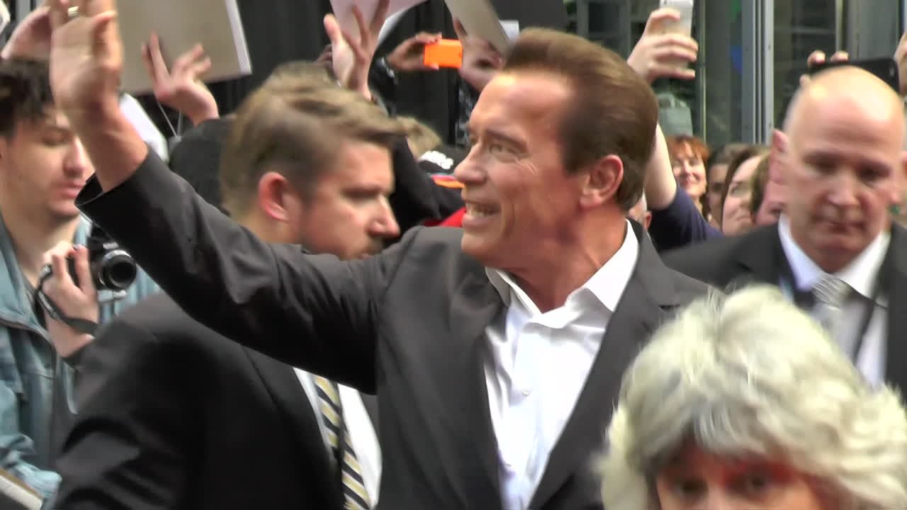 Terminator-Premiere: Alternder Schwarzenegger, humpelnde Emilia Clarke