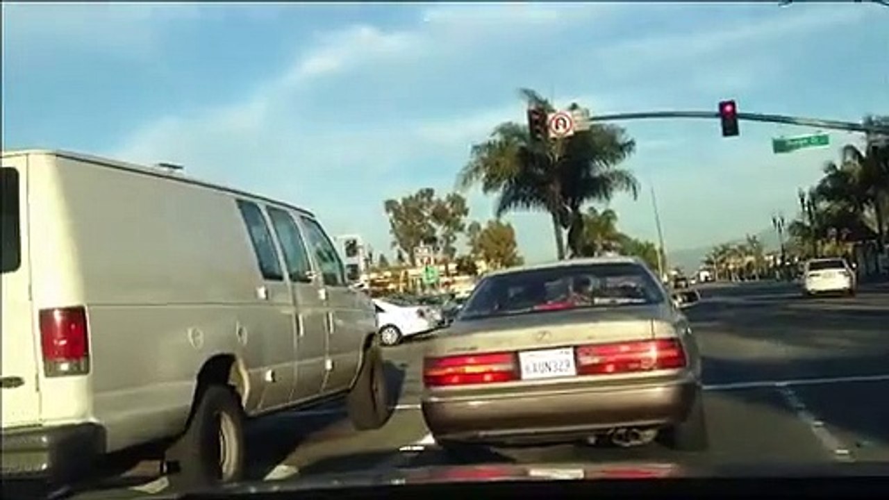 DU LICH VIENG THAM KHU PHO DONG NGUOI NHAT CUA NGUOI VIET NAM TREN NUOC MY 2013