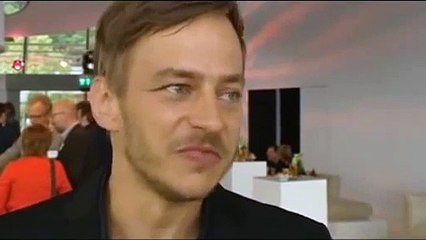 Tom Wlaschiha German interview for Crossing Lines