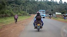 5 people on Overloaded Motorbike /  5 personas en sobrecargado Moto