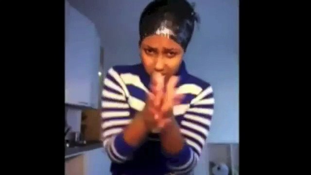 Somali Girl Shows off Some of her Somali Moves as She Sings
