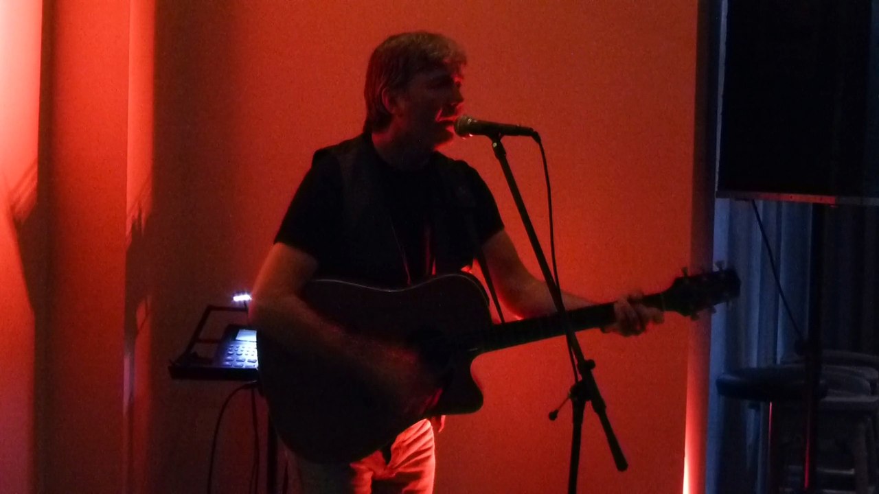 DES BROWNE Cover Songs Maldron Hotel 20.06.2015 Teil 5