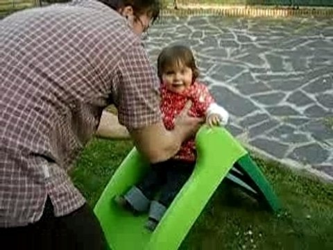 Je fais du tobogan avec papa