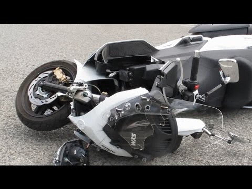 Brutto incidente a Riccione: bici si scontra con uno scooterone, due feriti