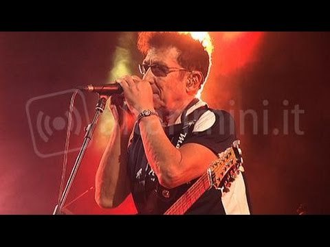 Concerto Primo Maggio a Rimini, la musica di Bennato infiamma Piazzale Fellini