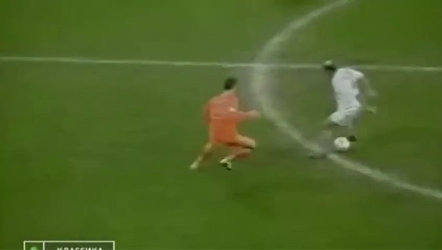 Zidane great skills and assist for Portillo (Real Madrid vs Valencia | 2002/03)