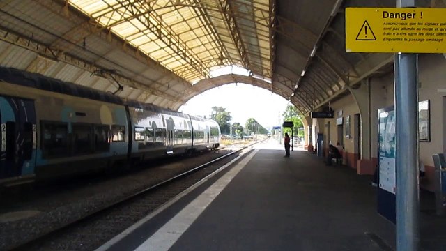 Passage X2800 en gare de Pamiers