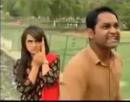 Pakistani qaom apni aurat ki hifazat kuch is tarah krti he,very funny comedy scene,infoprovider