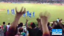 ہاہاہا۔۔۔ شکل دیکھنے والی ہے بھارتی ٹیم کی! عبرت ناک شکست پر بنگلادیشی شائقین  کا ''موقع موقع''۔
