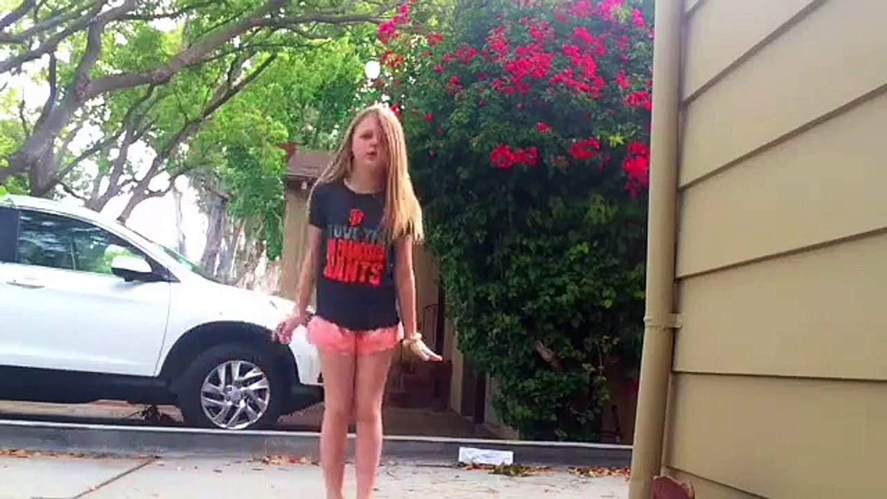Me dancing to "California Gurls (feat. Snoop Dogg)