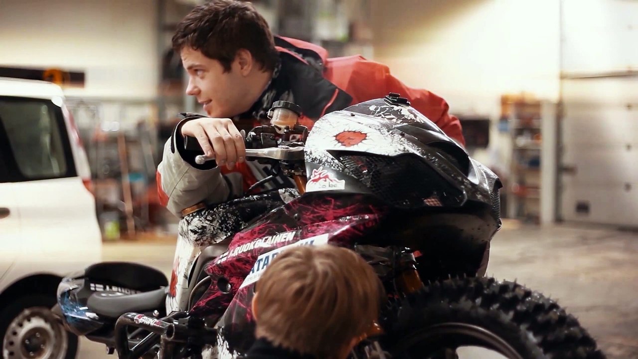 StuntFreaksTeam joue sur la glace
