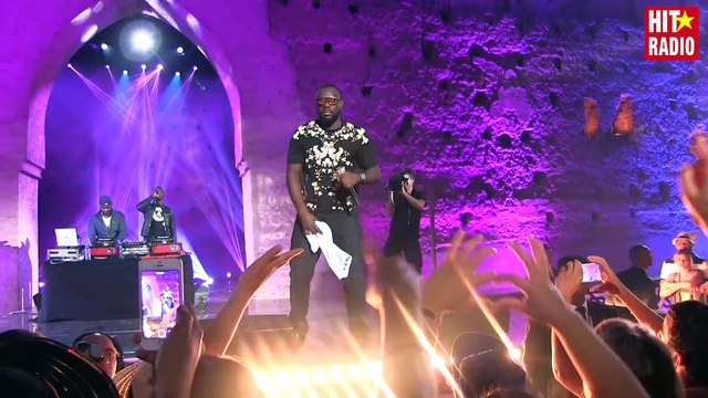 -Est-ce que tu m'aimes- de Maître Gims en live au Marrakech du Rire 2015 sur HIT RADIO