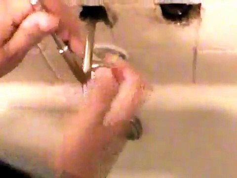 How to fix repair leaky leaking bath shower faucet with teflon tape on faucet seat