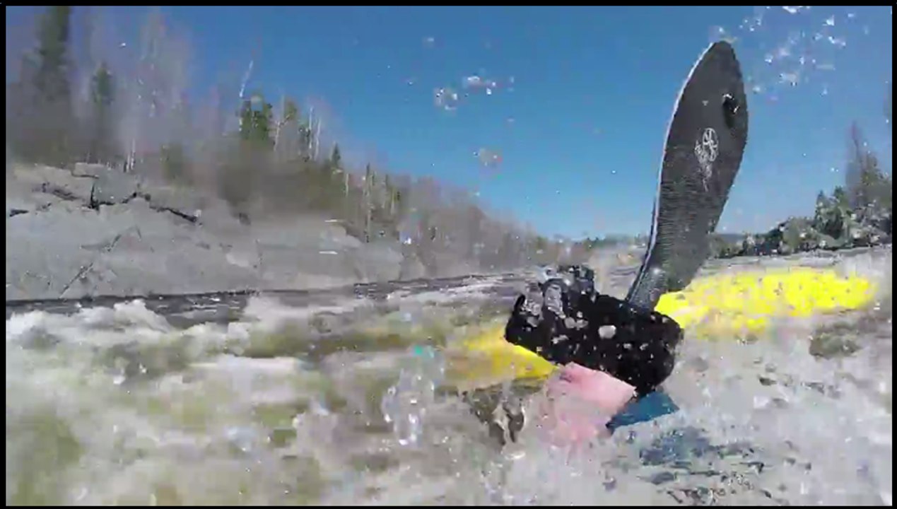 Kayaker's First Race Turns Into a Swimming Lesson - video Dailymotion