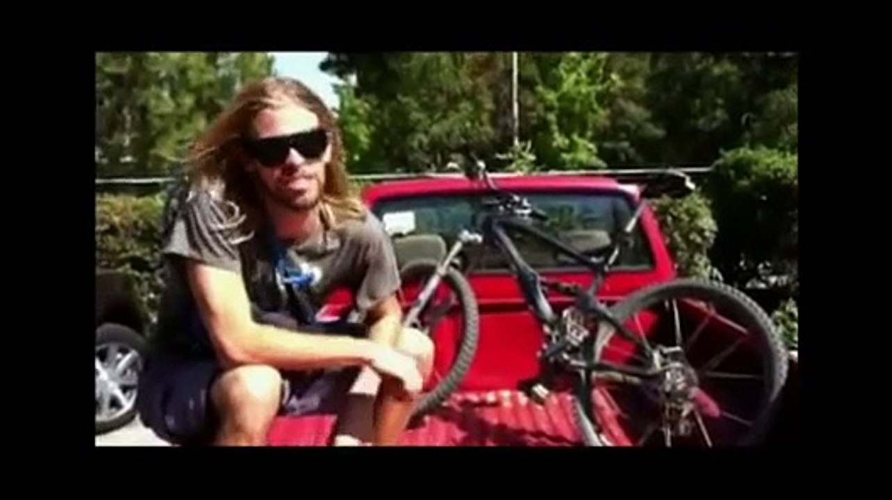 All Freddie Mercury 65th Birthday Tribute Videos! Gerard Way, Katy Perry, Taylor Hawkins, Google