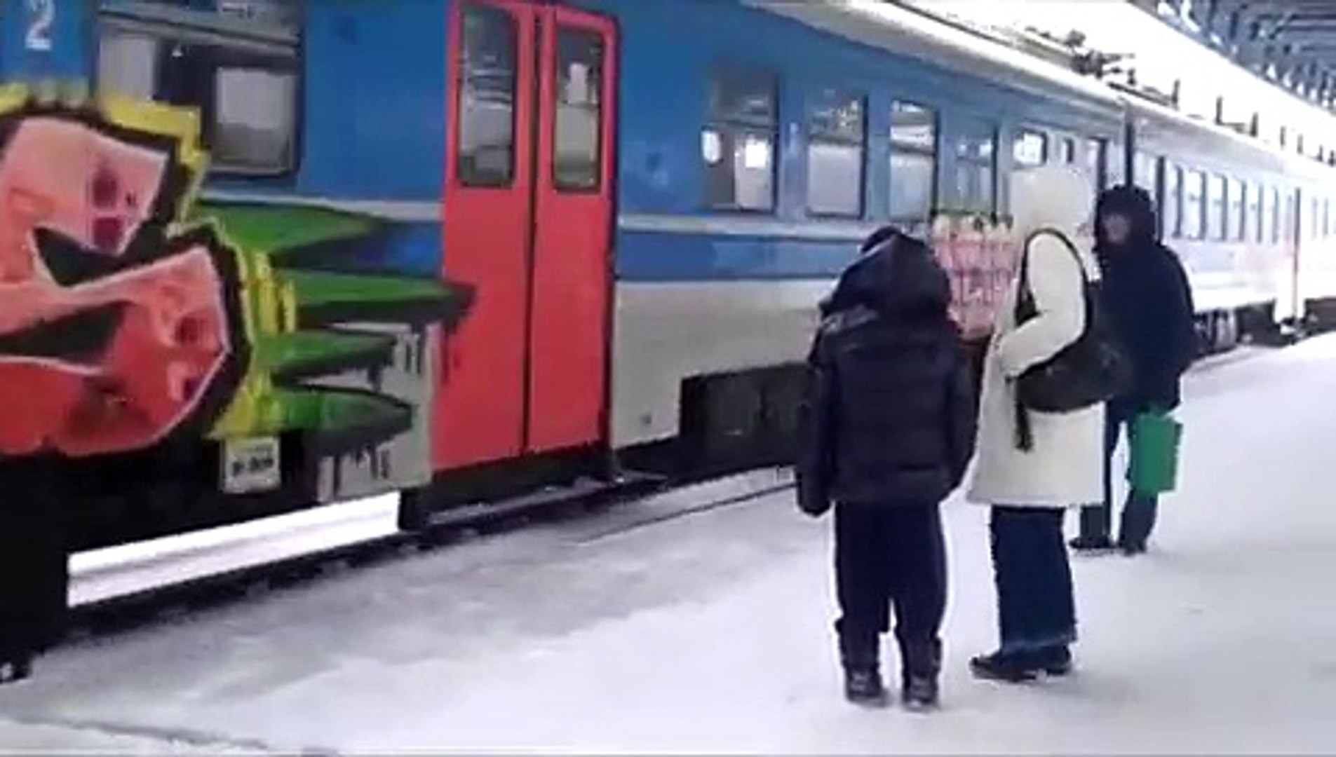 New Belgrade - Karadjordjev Park Station (Belgrade) in 5 minutes!