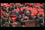 Efkan Ala yemini yanlış edince Deniz Baykal tekrarlattı