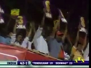 Sehwag hooks Pollock for a SIX !!!--U3KyJRpd18