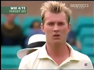 Inzamam Ul haq gets CHIN MUSIC, then LBW to Brett Lee-31HHFMoXoCc