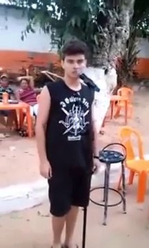 So talented Karaoke Singer : better than WHITNEY HOUSTON