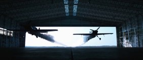 2 planes flying in a shed : so amazing aerobatics pilots