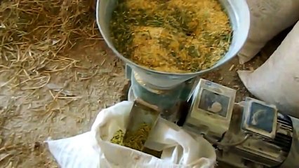 ماكينة علف الارانب