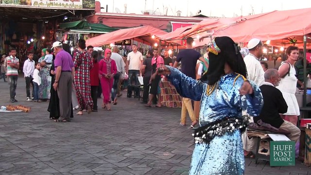 Saïd, homme danseuse de la place Jemaa el-Fna à Marrakech