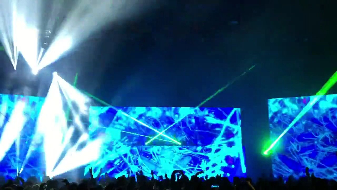 ZEDD and Nu-Salt Laser Light Shows Tinder Special Event California