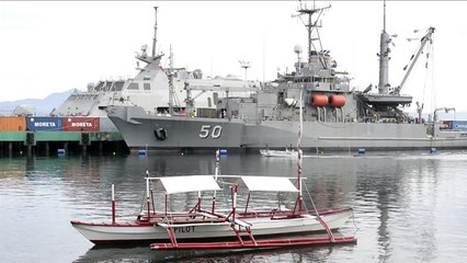 US Navy and Phlippines Coast Guard in joint assault exercise