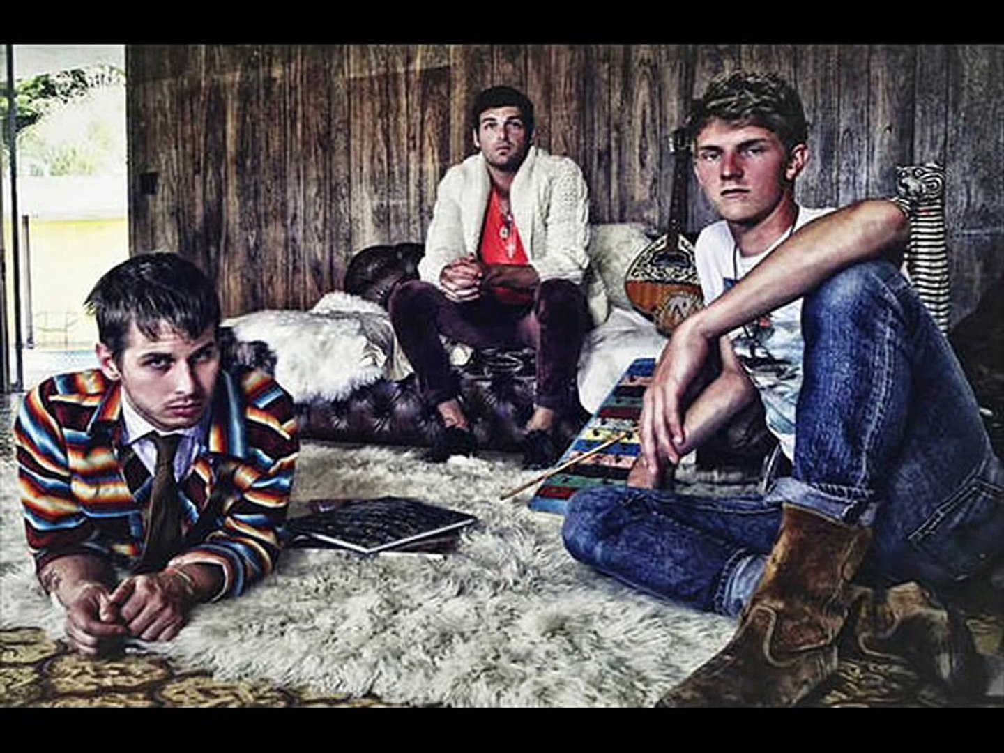 Foster The People - Pumped Up Kicks  [LYRICS]