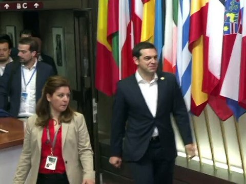 Grèce: le scénario du pire s'éloigne, bataille politique en vue à Athènes