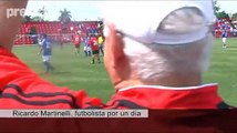 Martinelli juega a fútbol con periodistas