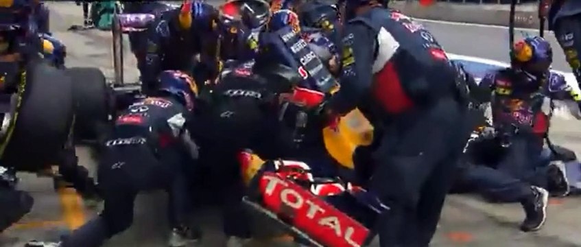 Alonso and Raikkone crash Austrian GP 2015