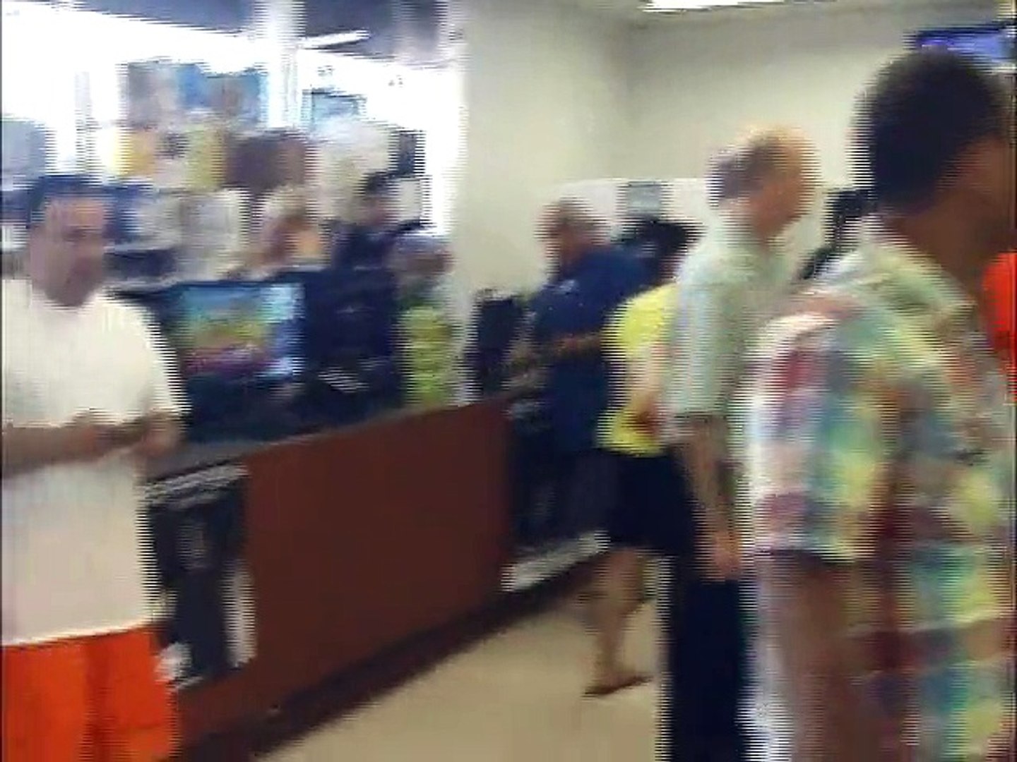 ⁣50 Cent Comes to Staten Island to Promote Effen Vodka #effenvodka #50cent #gunit