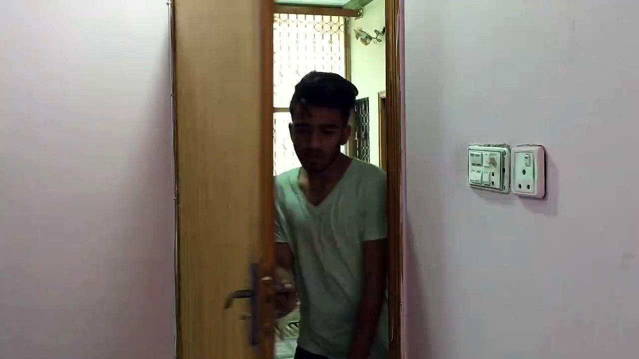 That one person jisko kuch pta nahi kis kaam keh liye kis ke