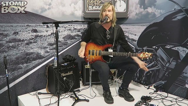 Digitech Trio Guitar Pedal Demo at Namm 2015 - Creates Backing Tracks In Real Time As You Play