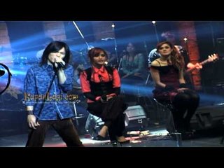 Ketika Dhani, Maia dan Mulan Masih Kompak di Atas Panggung