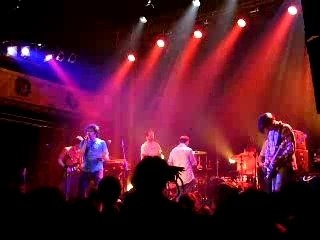 !!! (chk chk chk) - Space Island (live)