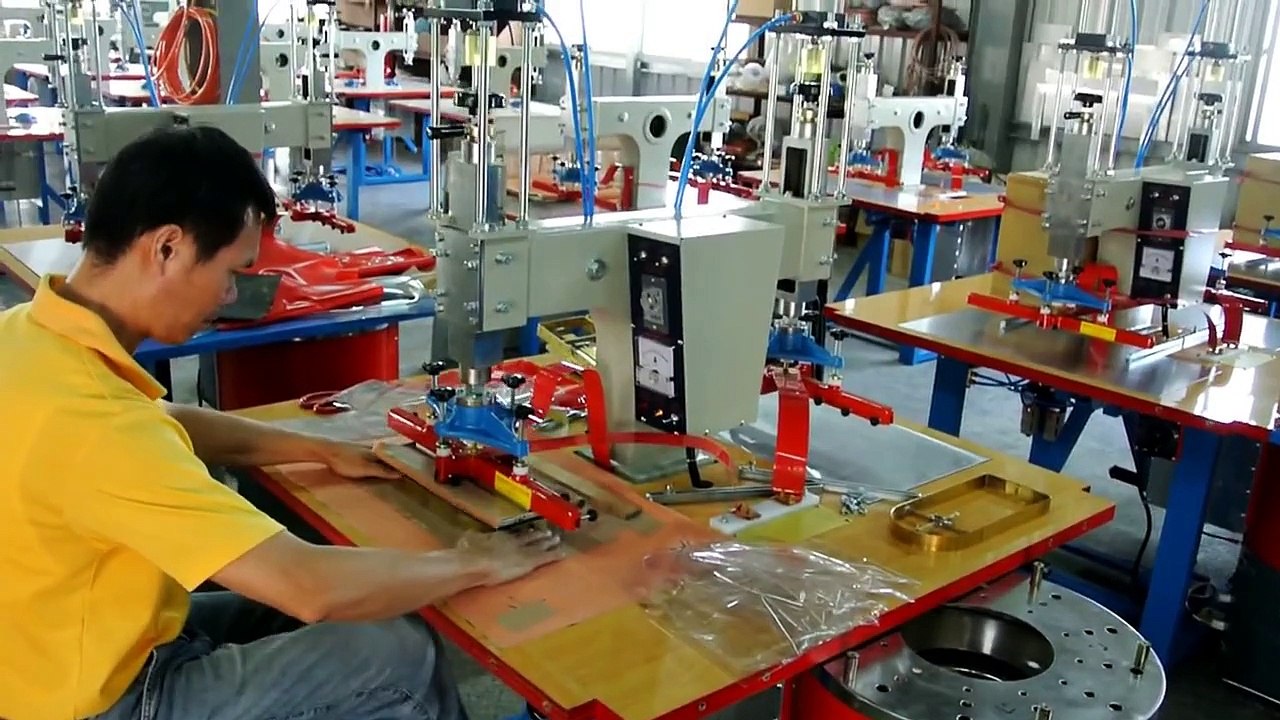 PVC Plastic Bags Making - High Frequency Sealer ( PVC Clear Bags / PVC Zipper Bag / PVC Handbag )