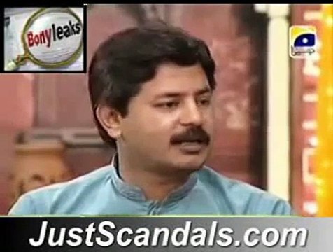 Pakistani Singer Sanam Marvi Abusing on Live TV